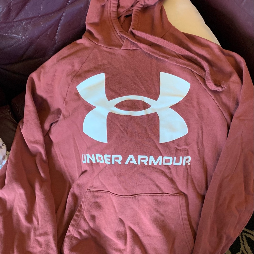 Men’s Under Armour Hoodie Size Medium.